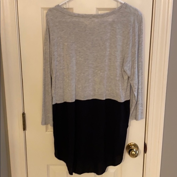 NWOT Two by Vince Camuto top​ - Picture 2 of 3